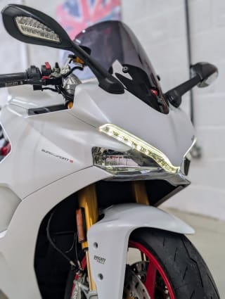 WHITE 2019 DUCATI SUPERSPORT S - Photo 17