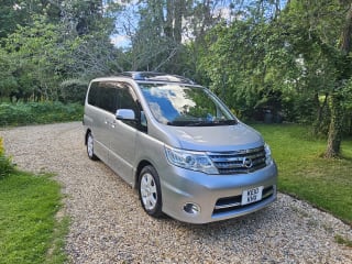 SILVER 2010 NISSAN SERENA - Photo 9
