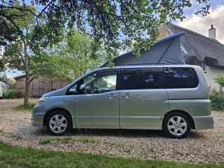 SILVER 2010 NISSAN SERENA - Photo 5