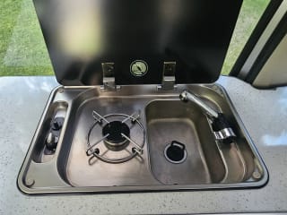 SILVER 2010 NISSAN SERENA - Photo 33
