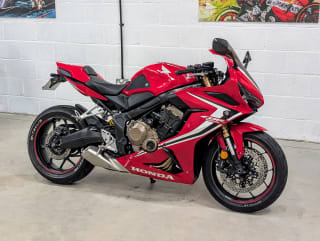 RED 2020 HONDA CBR 650R - Photo 2