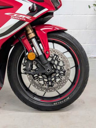 RED 2020 HONDA CBR 650R - Photo 6