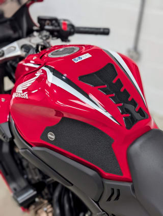 RED 2020 HONDA CBR 650R - Photo 44
