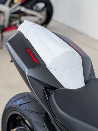 WHITE 2011 SUZUKI GSXR 750 L0 - Photo 16