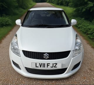 WHITE 2011 SUZUKI SWIFT SZ3 - Photo 2