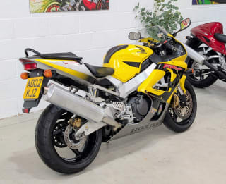 YELLOW 2002 HONDA CBR 900 RR - Photo 5