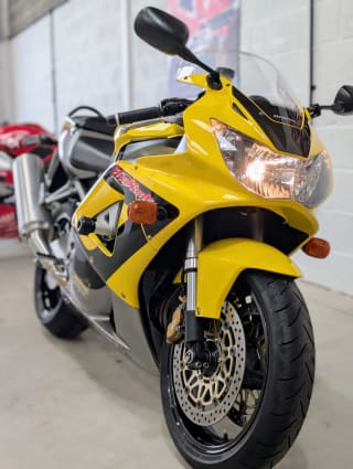 YELLOW 2002 HONDA CBR 900 RR - Photo 19