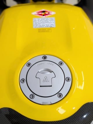 YELLOW 2002 HONDA CBR 900 RR - Photo 29