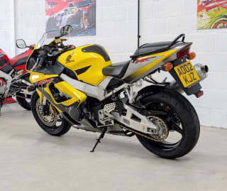 YELLOW 2002 HONDA CBR 900 RR - Photo 36