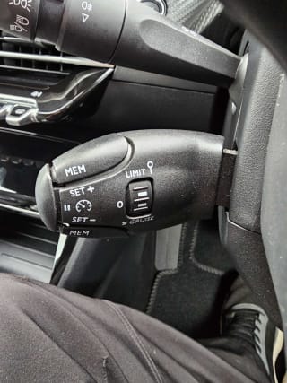 GREY 2024 PEUGEOT 2008 ALLURE EV - Photo 42