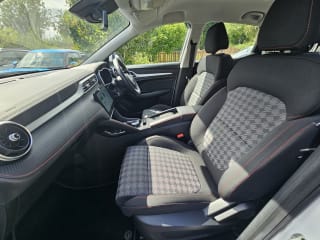 WHITE 2022 MG ZS SE EV Long Range - Photo 15