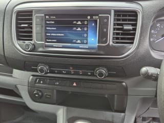 WHITE 2022 TOYOTA PROACE ICON - Imaging+