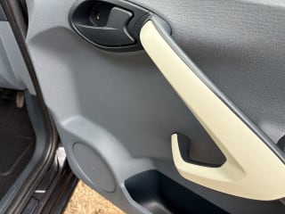 Black 2011 Ford Ka - Photo 10