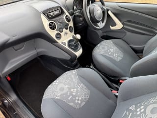 Black 2011 Ford Ka - Photo 17