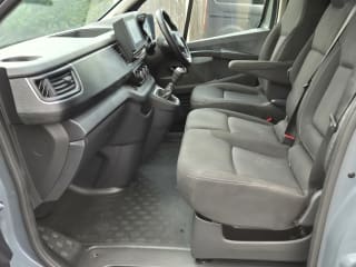 GREY 2023 NISSAN PRIMASTAR TEKNA DCI 4 berth camper van - Imaging+