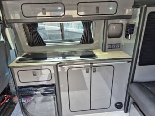 WHITE 2022 FORD TRANSIT CUSTOM 300LIMITD EBLUE 4 berth camper van - Imaging+