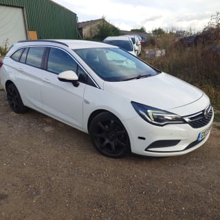 WHITE 2017 VAUXHALL ASTRA DESIGN CDTI S/S - Photo 1