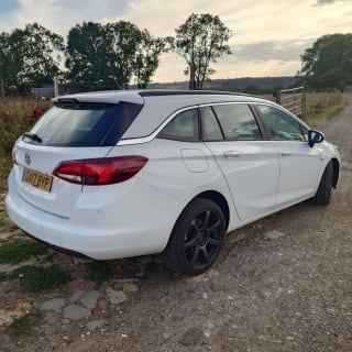 WHITE 2017 VAUXHALL ASTRA DESIGN CDTI S/S - Photo 17