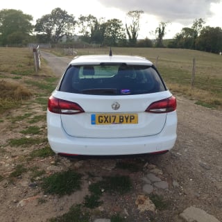 WHITE 2017 VAUXHALL ASTRA DESIGN CDTI S/S - Photo 18