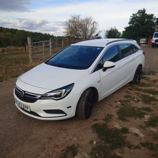 WHITE 2017 VAUXHALL ASTRA DESIGN CDTI S/S - Photo 21