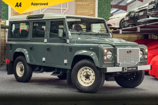 GREEN LAND ROVER DEFENDER 110 COUNTY TD