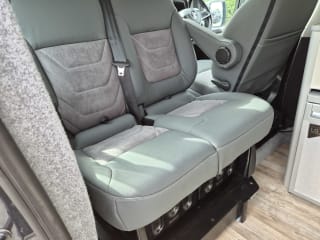 GREY 2022 RENAULT TRAFIC SL28 SPORT + BLUE DCI - Imaging+