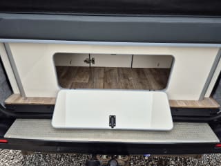 GREY 2022 RENAULT TRAFIC SL28 SPORT + BLUE DCI - Imaging+