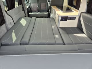 GREY 2022 RENAULT TRAFIC SL28 SPORT + BLUE DCI - Imaging+