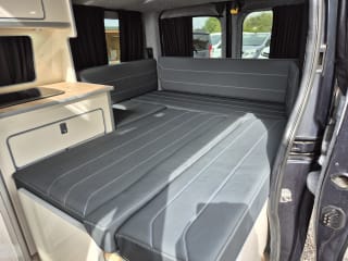 GREY 2022 RENAULT TRAFIC SL28 SPORT + BLUE DCI - Imaging+