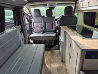 GREY 2022 RENAULT TRAFIC SL28 SPORT + BLUE DCI - Imaging+