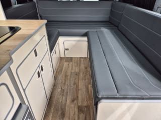 GREY 2022 RENAULT TRAFIC SL28 SPORT + BLUE DCI - Imaging+