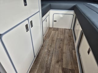 GREY 2022 RENAULT TRAFIC SL28 SPORT + BLUE DCI - Imaging+