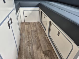 GREY 2022 RENAULT TRAFIC SL28 SPORT + BLUE DCI - Imaging+
