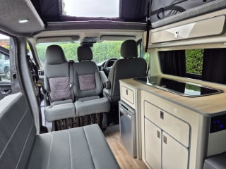 GREY 2022 RENAULT TRAFIC SL28 SPORT + BLUE DCI - Imaging+