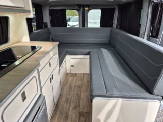 GREY 2022 RENAULT TRAFIC SL28 SPORT + BLUE DCI - Imaging+