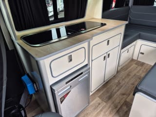 GREY 2022 RENAULT TRAFIC SL28 SPORT + BLUE DCI - Imaging+
