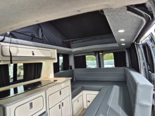 GREY 2022 RENAULT TRAFIC SL28 SPORT + BLUE DCI - Imaging+