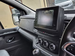 GREY 2022 RENAULT TRAFIC SL28 SPORT + BLUE DCI - Imaging+