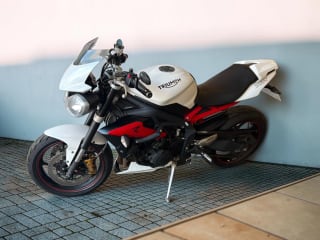 White 2017 Triumph Street Triple 675 - Photo 3