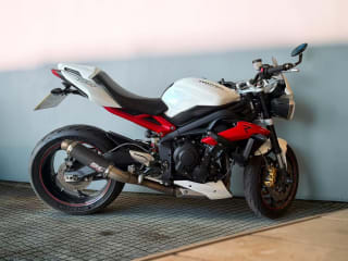 White 2017 Triumph Street Triple 675 - Photo 7