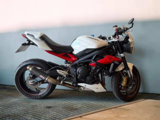 White 2017 Triumph Street Triple 675 - Photo 9