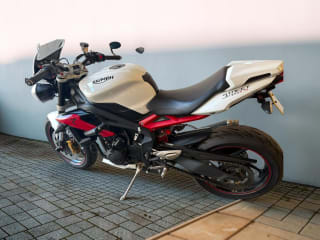 White 2017 Triumph Street Triple 675 - Photo 11