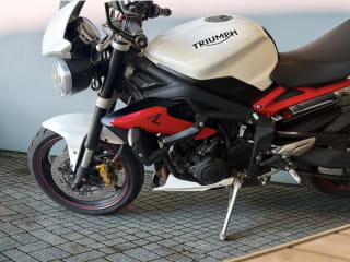 White 2017 Triumph Street Triple 675 - Photo 13