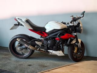 White 2017 Triumph Street Triple 675 - Photo 16