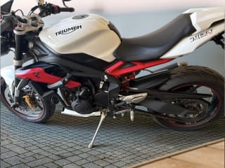 White 2017 Triumph Street Triple 675 - Photo 21