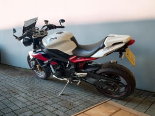 White 2017 Triumph Street Triple 675 - Photo 24