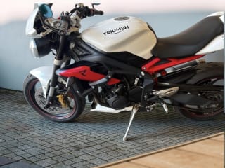 White 2017 Triumph Street Triple 675 - Photo 29