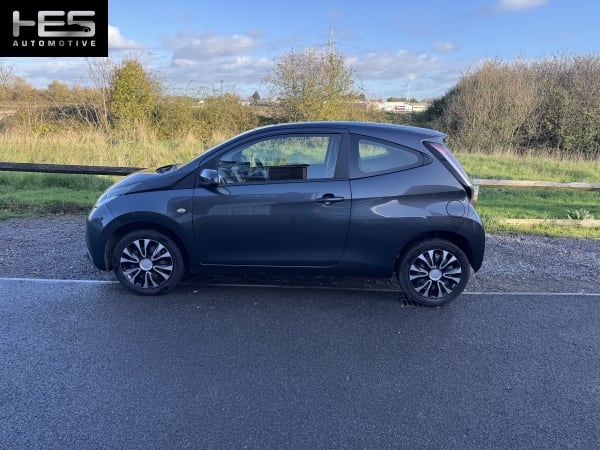 2015 TOYOTA AYGO X-PLAY VVT-I