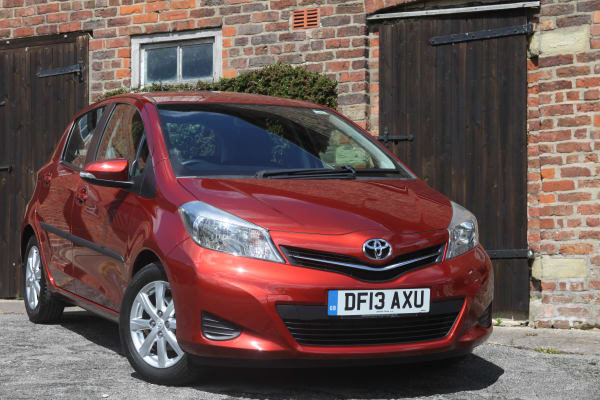 RED 2013 TOYOTA YARIS TR VVT-I