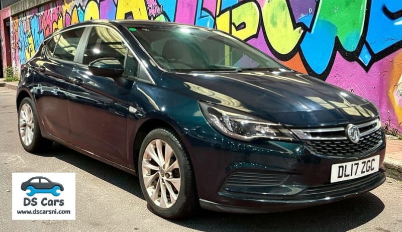 GREEN 2017 VAUXHALL ASTRA 